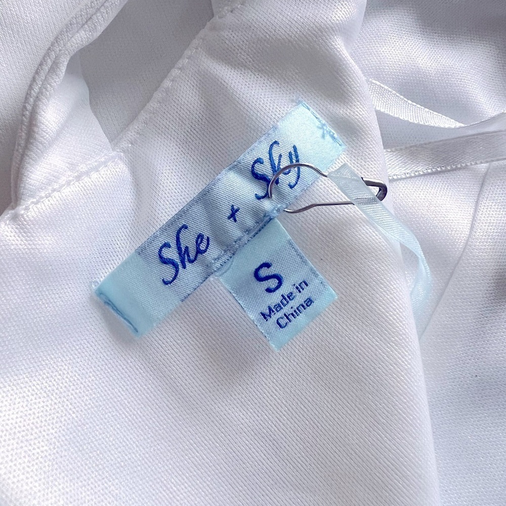 SHE + SKY Women’s White Strappy Romper size Small - Picture 6 of 8